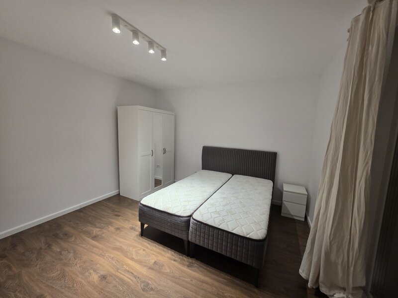 Trapezului, 15 minute metrou, pe strada Taifunului, bloc 2018, loc parcare