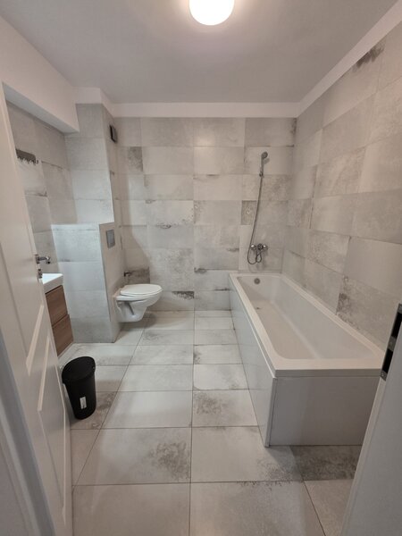 Trapezului, 15 minute metrou, pe strada Taifunului, bloc 2018, loc parcare