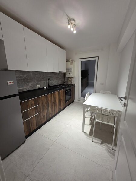 Trapezului, 15 minute metrou, pe strada Taifunului, bloc 2018, loc parcare