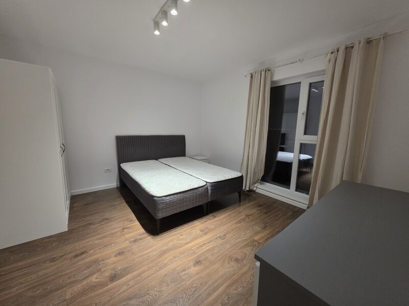 Trapezului, 15 minute metrou, pe strada Taifunului, bloc 2018, loc parcare