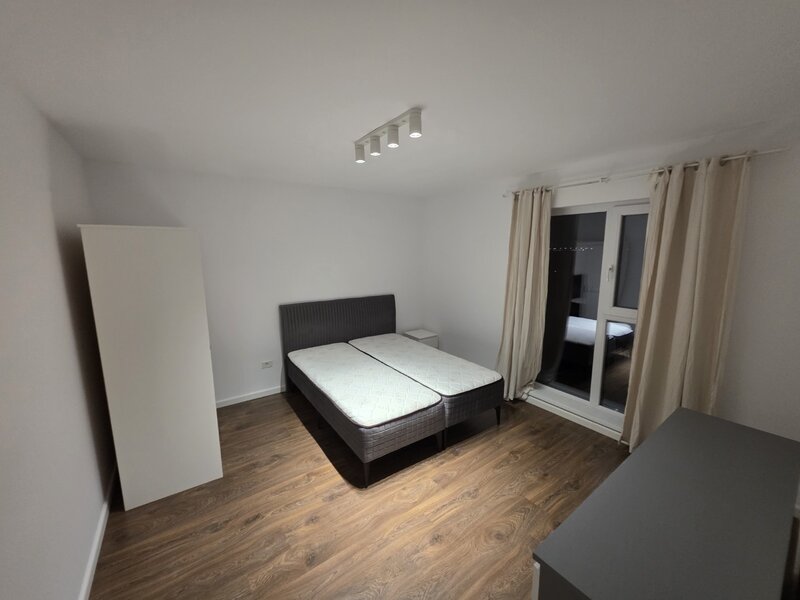 Trapezului, 15 minute metrou, pe strada Taifunului, bloc 2018, loc parcare